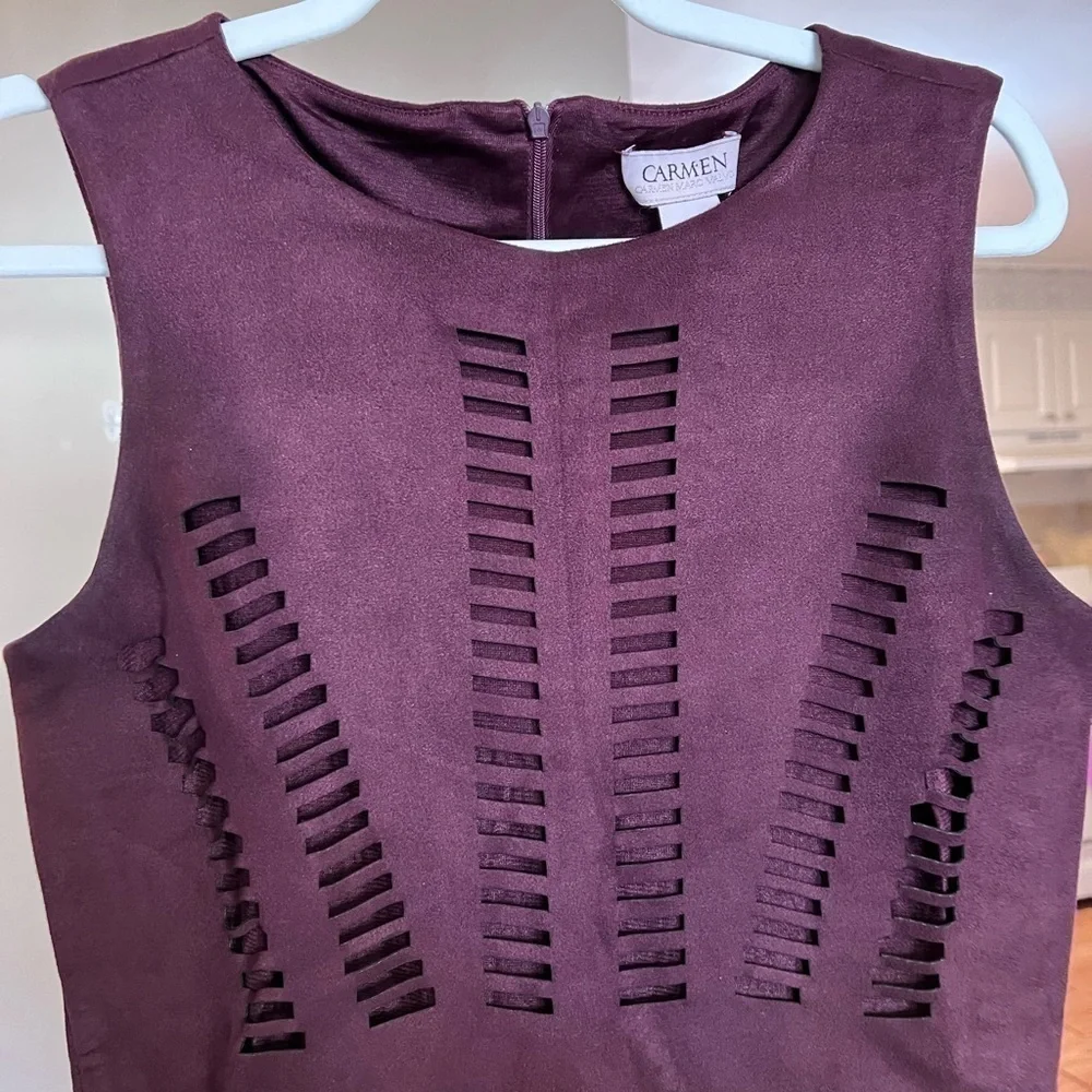 𝅺CARMEN Marc Valvo Faux Suede Purple/Eggplant Lazer Cut Sheath dress sz small